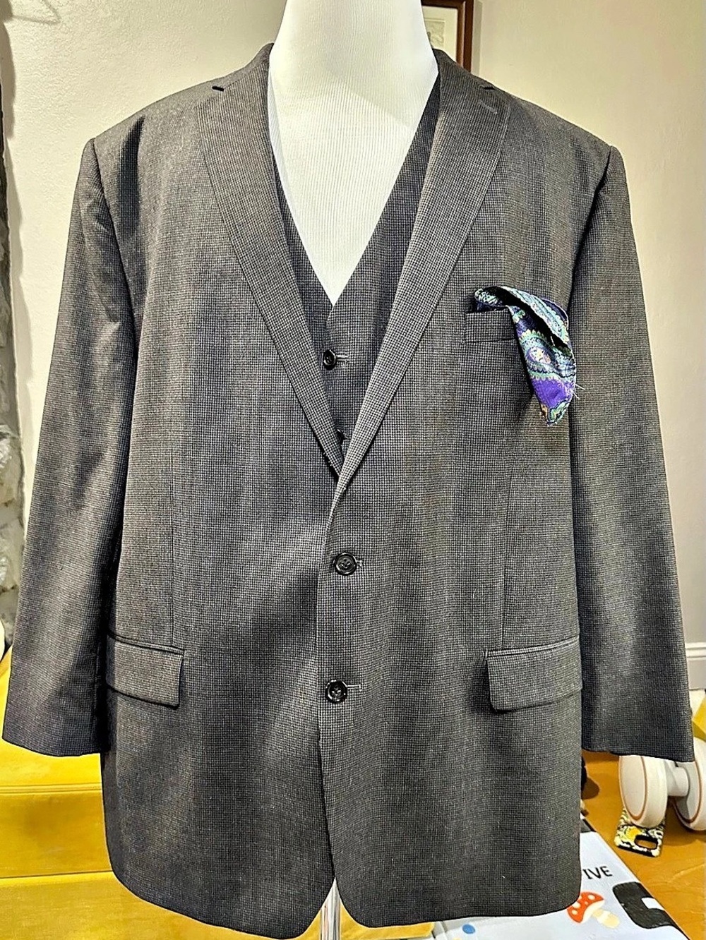 Ralph Lauren 3 piece winter suit Gray Size 54LLike New
